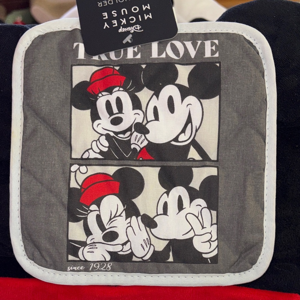 4/$20 bundle Disney Mickey Mouse True Love Pot Holder